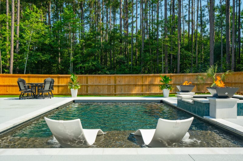Tanning ledges in a modern pool